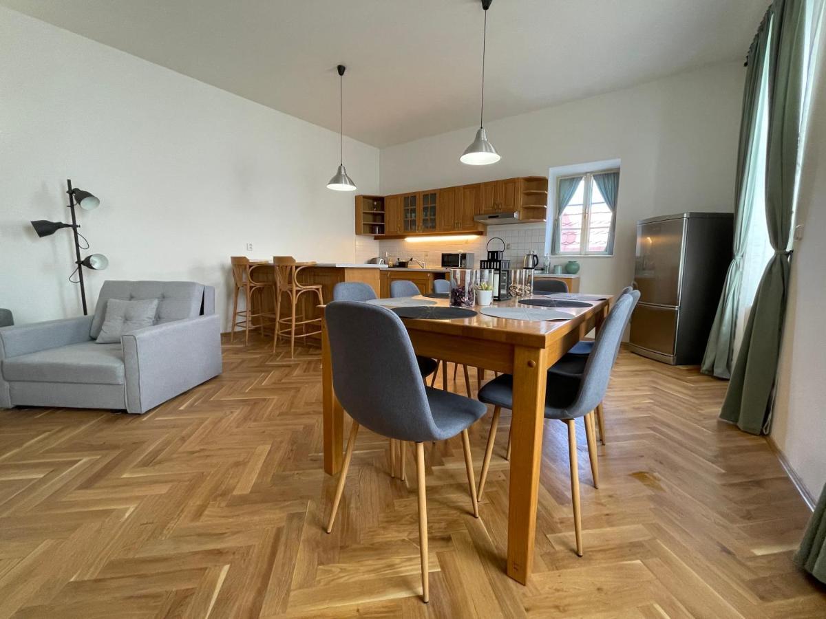 White Swan Boutique Apartments Prague Extérieur photo